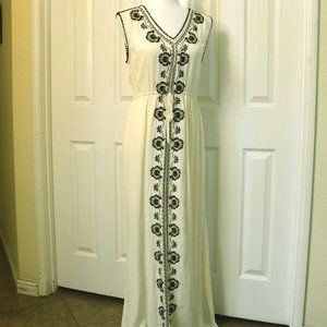 NWT Black & White Embroidery & Lace Dress